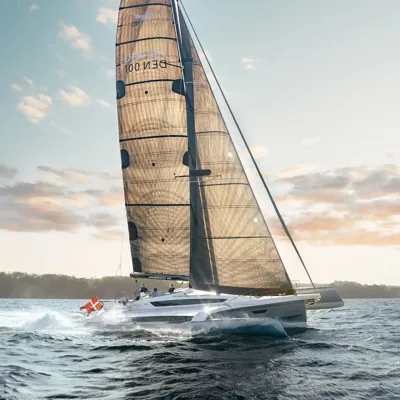 Dragonfly 40 test sailing